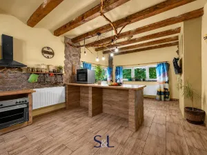 Prodej vícegeneračního domu, Heřmanice, 470 m2