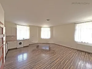 Pronájem bytu 1+kk, Praha - Lochkov, Cementářská, 43 m2