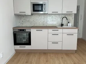 Pronájem bytu 1+1, Karlovy Vary, Úvalská, 36 m2