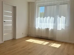 Pronájem bytu 1+1, Karlovy Vary, Úvalská, 36 m2