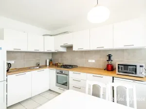 Pronájem bytu 3+1, Praha - Prosek, Jablonecká, 78 m2