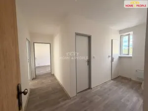 Pronájem bytu 2+1, Karlovy Vary, Závodu míru, 71 m2