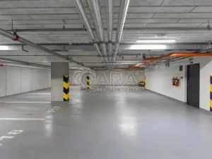 Pronájem garážového stání, Benešov, Suchánkova, 16 m2