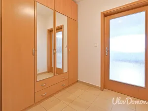 Prodej bytu 1+kk, Praha - Prosek, Nad šestikopy, 37 m2