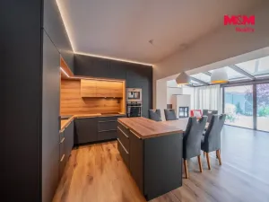 Prodej rodinného domu, Lažánky, 275 m2