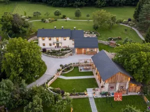 Prodej rodinného domu, Frýdštejn - Sestroňovice, 300 m2