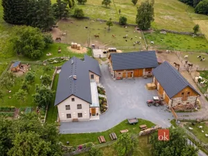 Prodej rodinného domu, Frýdštejn - Sestroňovice, 300 m2