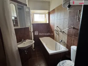 Prodej rodinného domu, Velešín, náměstí J. V. Kamarýta, 505 m2