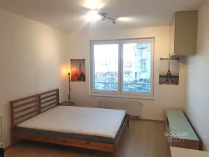 Pronájem bytu 1+kk, Praha - Letňany, Hlučkova, 38 m2