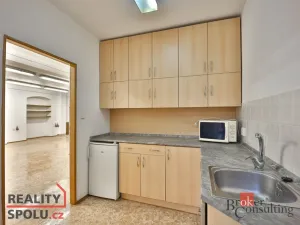 Pronájem obchodního prostoru, Libáň, náměstí Svobody, 100 m2