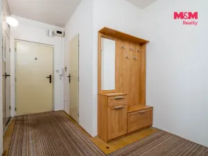 Prodej bytu 2+1, Hostinné, Sídliště, 68 m2
