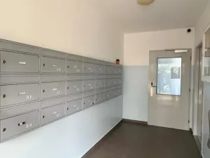 Pronájem bytu 2+1, Praha - Hlubočepy, Lamačova, 46 m2