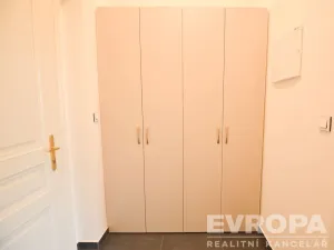 Pronájem bytu 1+kk, Praha, Peckova, 36 m2