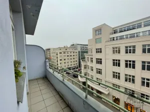 Pronájem bytu 1+kk, Praha - Karlín, Křižíkova, 35 m2
