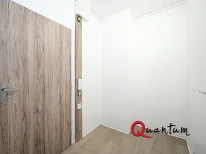 Pronájem bytu 1+kk, Praha - Troja, Sosnovecká, 28 m2