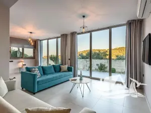 Prodej bytu 6+kk a větší, Stalos, Řecko, 373 m2