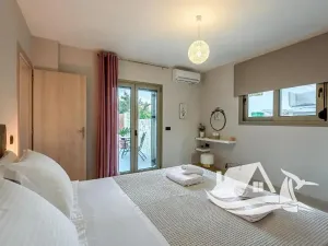 Prodej bytu 6+kk a větší, Stalos, Řecko, 373 m2