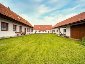 Prodej rodinného domu, Čmelíny, 450 m2