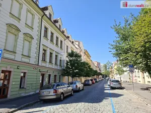 Pronájem bytu 1+kk, Praha - Břevnov, Na Petynce, 40 m2