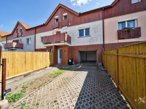 Pronájem rodinného domu, Praha - Štěrboholy, Pod areálem, 324 m2