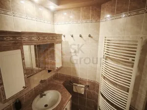 Pronájem bytu 3+1, Karlovy Vary, Bulharská, 90 m2