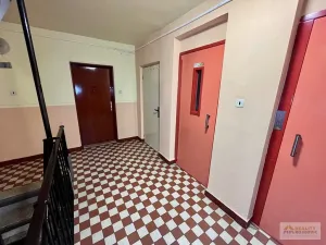 Prodej bytu 3+1, Broumov, Sídliště Křinické, 64 m2