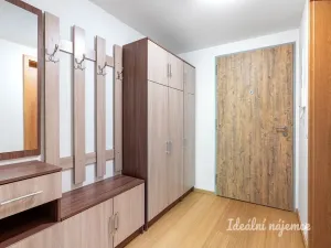 Pronájem bytu 1+kk, Praha - Modřany, Vrátnická, 40 m2