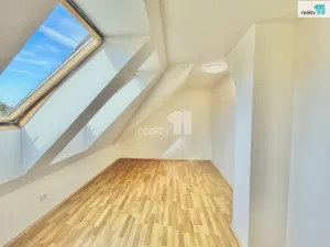 Pronájem bytu 3+kk, Praha - Hrdlořezy, Českobrodská, 75 m2