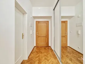 Pronájem bytu 1+kk, Praha - Smíchov, Mozartova, 35 m2