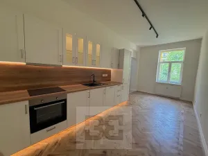 Pronájem bytu 2+kk, Praha - Smíchov, Plzeňská, 44 m2