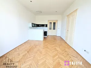Pronájem bytu 2+kk, Praha - Nusle, náměstí Generála Kutlvašra, 55 m2