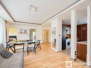 Prodej rodinného domu, Praha - Komořany, Nad teplárnou, 260 m2