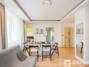 Prodej rodinného domu, Praha - Komořany, Nad teplárnou, 260 m2