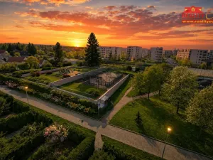 Prodej bytu 2+kk, Praha - Uhříněves, Nové náměstí, 57 m2