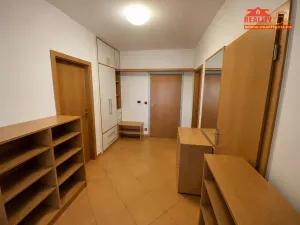 Prodej bytu 2+kk, Praha - Uhříněves, Nové náměstí, 57 m2