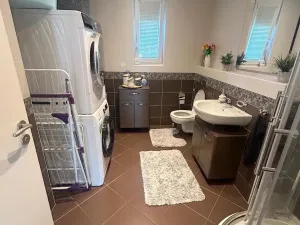 Pronájem rodinného domu, Praha - Březiněves, V pěšinkách, 200 m2
