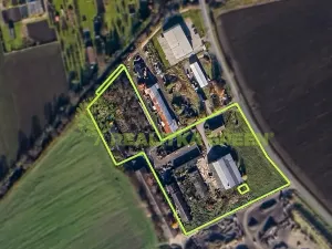 Prodej komerčního pozemku, Holešov, 27330 m2