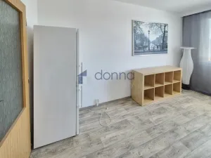 Pronájem bytu 1+kk, Praha, Káranská, 24 m2
