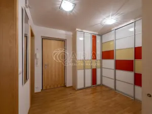 Pronájem bytu 2+kk, Praha - Košíře, Linhartova, 81 m2