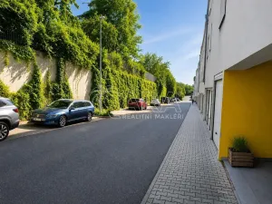 Pronájem bytu 2+kk, Praha - Košíře, Linhartova, 81 m2