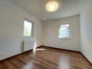 Pronájem bytu 2+1, Hrochův Týnec, Nádražní, 44 m2