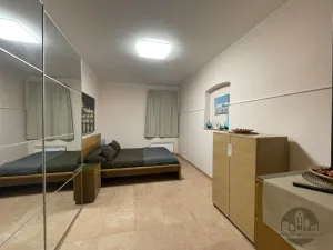 Pronájem bytu 2+kk, Praha - Žižkov, Orebitská, 36 m2