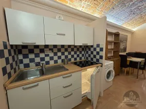 Pronájem bytu 2+kk, Praha - Žižkov, Orebitská, 36 m2