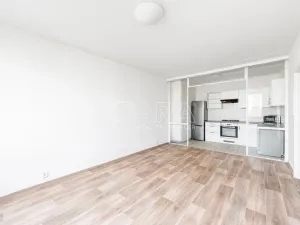 Pronájem bytu 3+kk, Praha - Modřany, Poljanovova, 62 m2