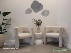 Pronájem obchodního prostoru, Praha - Vysočany, Freyova, 57 m2
