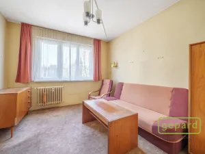 Prodej bytu 2+1, Karlovy Vary, Krymská, 55 m2