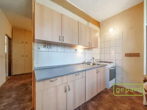 Prodej bytu 2+1, Karlovy Vary, Krymská, 55 m2