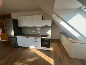 Pronájem bytu 3+kk, Praha - Kobylisy, Klíčanská, 93 m2