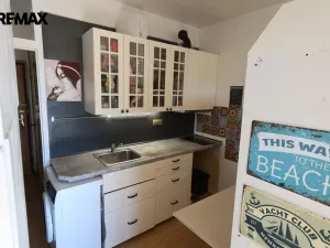 Prodej bytu 1+kk, Karlovy Vary - Rybáře, U Koupaliště, 25 m2