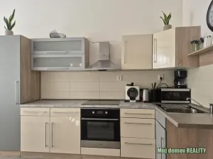 Pronájem bytu 2+kk, Praha - Karlín, 45 m2